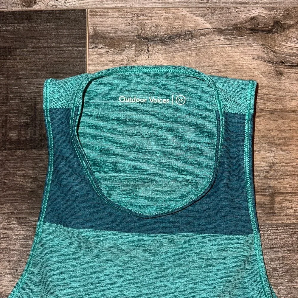 Outdoor Voices tri tone Slashback‎ crop top bra Teal Green Blue Size XS